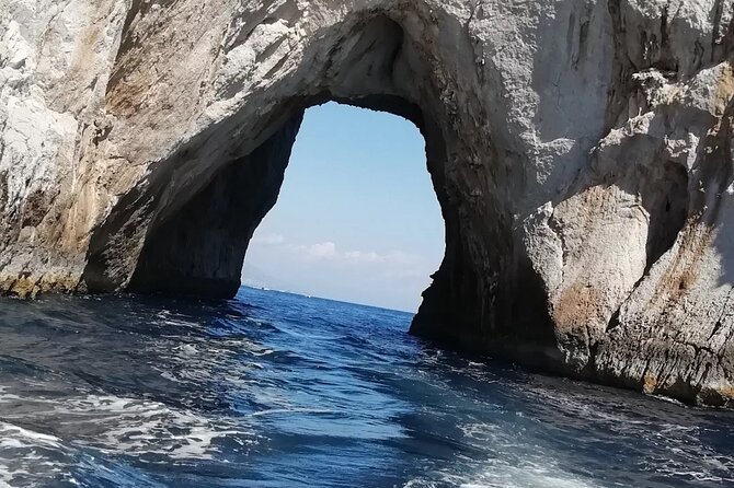 3 Hours Private Capri by Boat for Couples - Faraglioni and Natural Arch