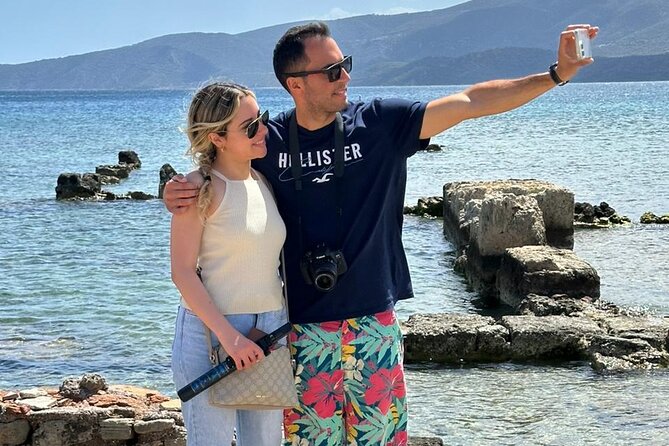 6-Hour Private Luxury Tour in Athens: Exclusively for couples - The changing of the guard at Syntagma