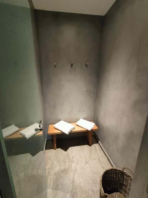 Akrotiri: Aromatherapy Couples Massage - What happens before the massage