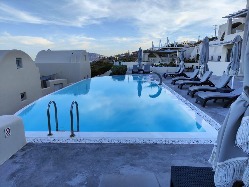 Akrotiri:Departure Day Spa Experience Couples Massage & Pool - Food and drinks can extend the farewell