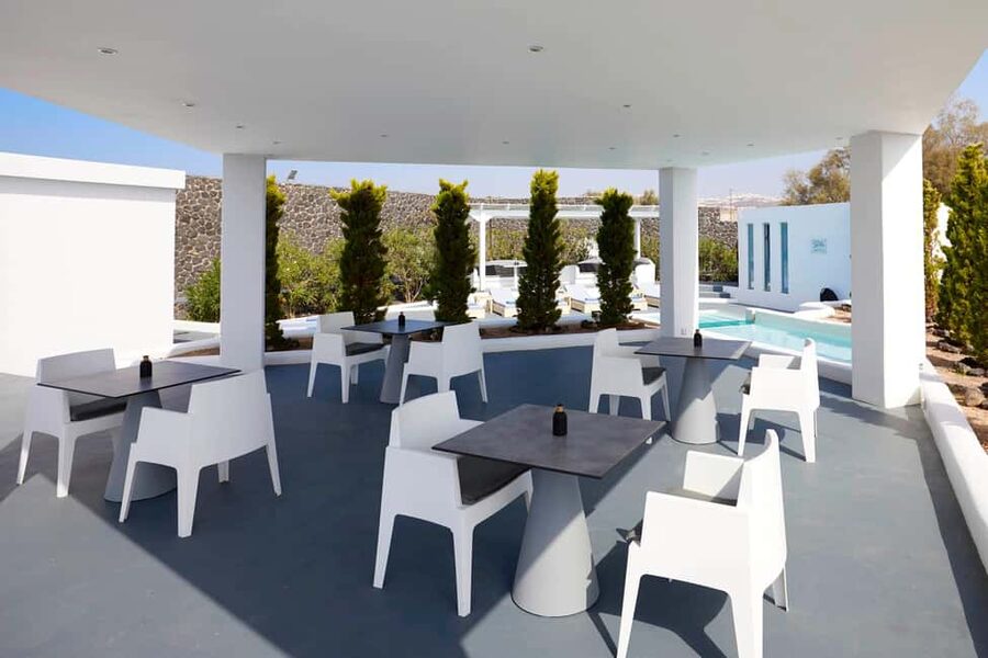 Akrotiri:Departure Day Spa Experience Couples Massage & Pool - Timing your final Santorini hours