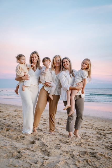Algarve: 1 hour Couple & Family Photoshoot - The 50 edited images and online gallery