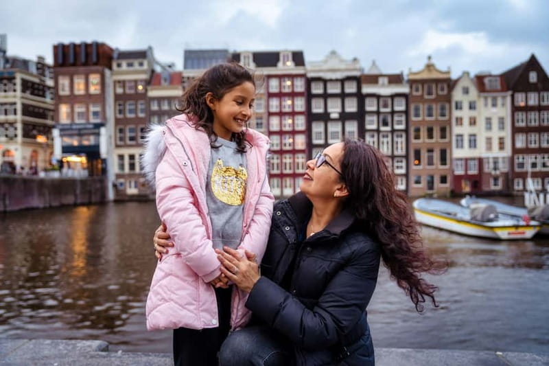 Amsterdam Canals Photoshoot: Private Solo, Family or Couples - Who gets the most value from this experience
