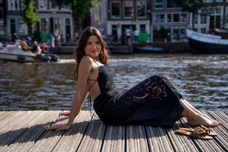 Amsterdam Canals Photoshoot: Private Solo, Family or Couples - Why a private Amsterdam photoshoot can be worth it