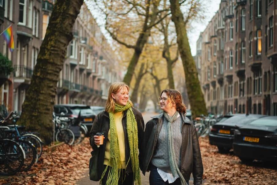 Amsterdam: Private Photoshoot for Couple, Family, or Solo - Starting in Amsterdam and Meeting Your Photographer