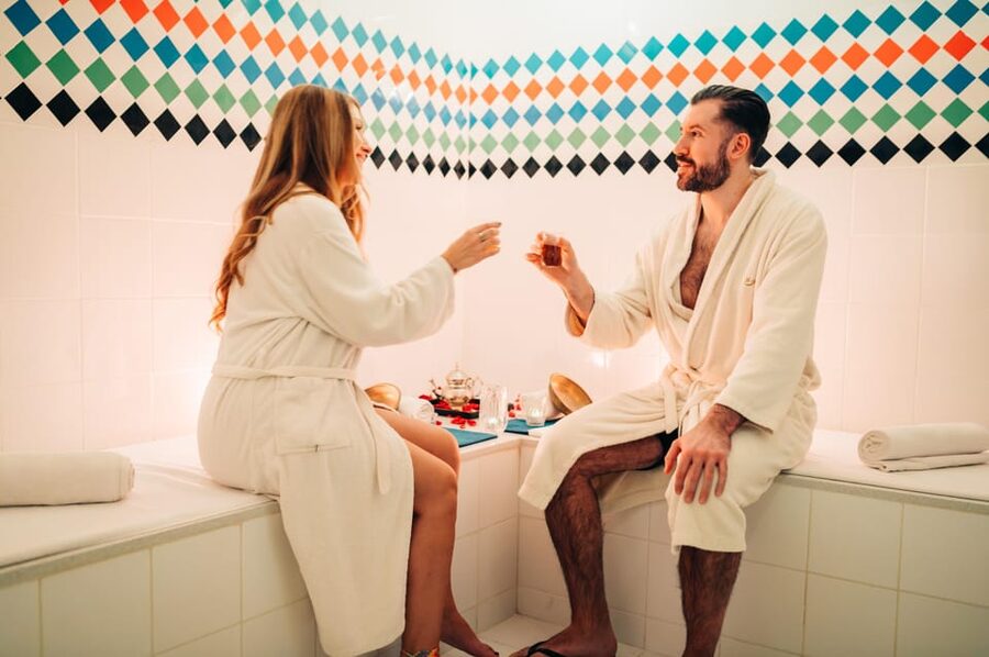 Budapest: Couple Holistic Swedish Massage with Jacuzzi Time - Four hours of bathing after the treatment