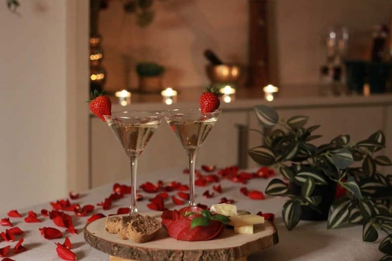 BUDAPEST, Day Spa : Couples Massage with Roses Bubble Bath - Tea creates a useful pause after treatment