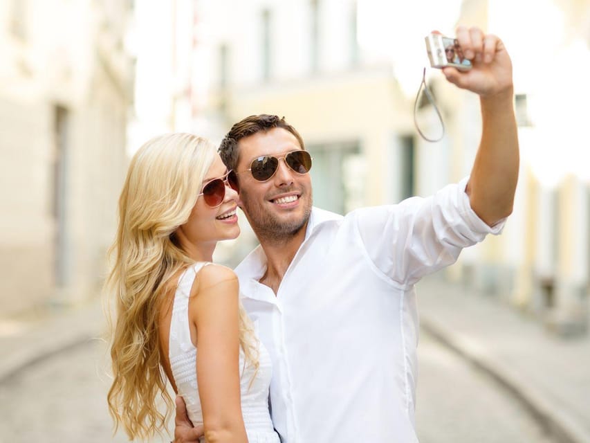 Cala Millor: AdventureDate, fun game, city walk for couples - What kind of Cala Millor experience is this?