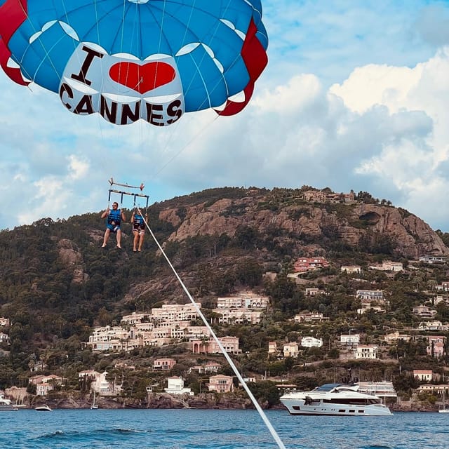 Cannes: Parasailing Experience for Couples, Family & Friends - What happens from arrival to landing