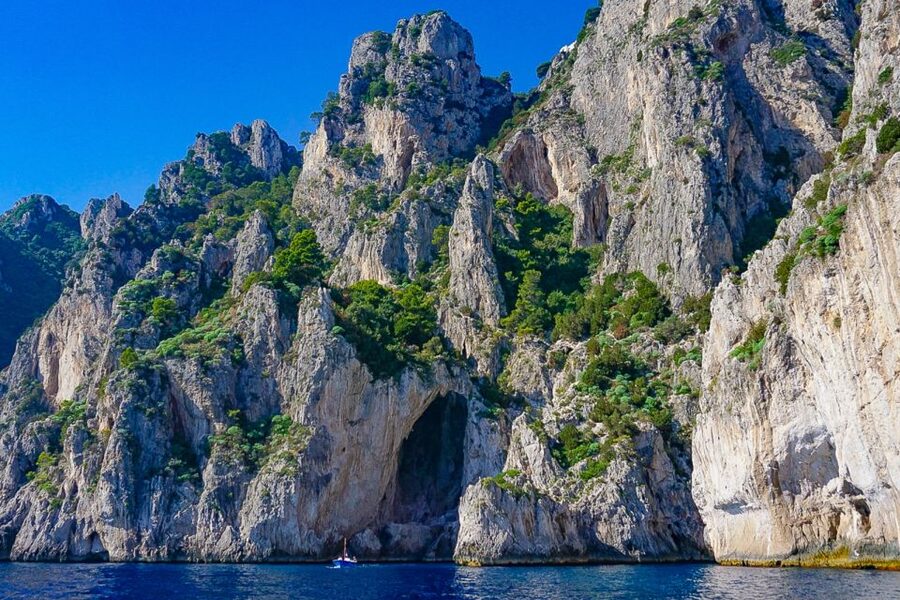 Capri: Private Island Boat Tour for Couples - Proposals and anniversaries