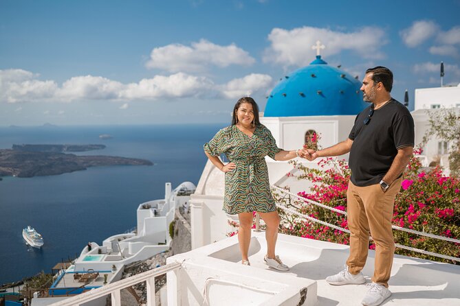 Couple and Family Photoshoot Experiece in Santorini - Meeting in Imerovigli and using the one-hour window