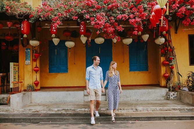 Couple Photoshoot in Ancient Town of Hoi An with Highlight Reel - Choosing between dawn, golden hour, and evening