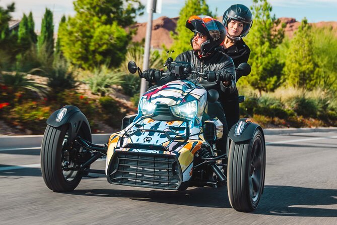 Couples Private Guided Red Rock Canyon Tour On A CanAm Trike - The ride toward Red Rock Overlook