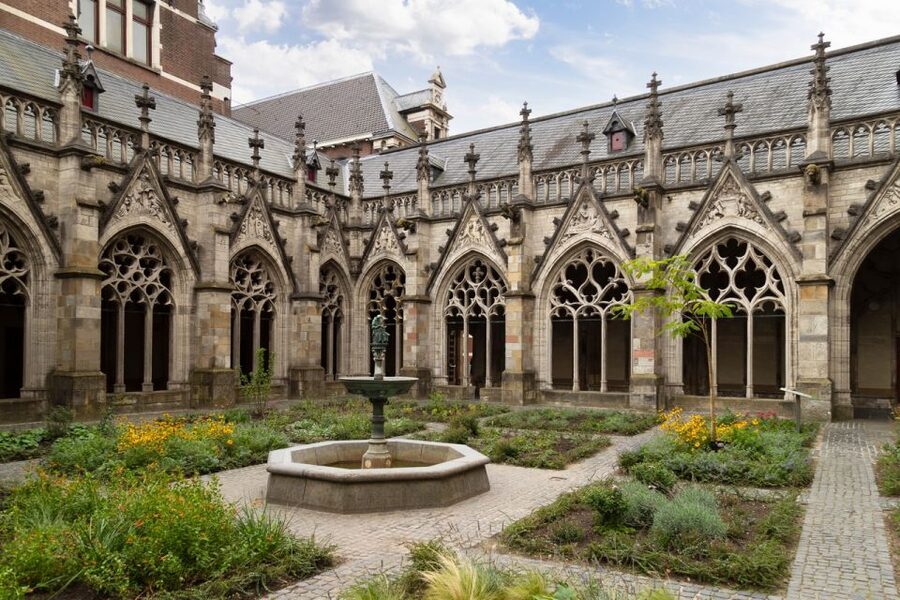 Explore Gems of Utrecht Walking Tour for Couples - What $363 means for the value