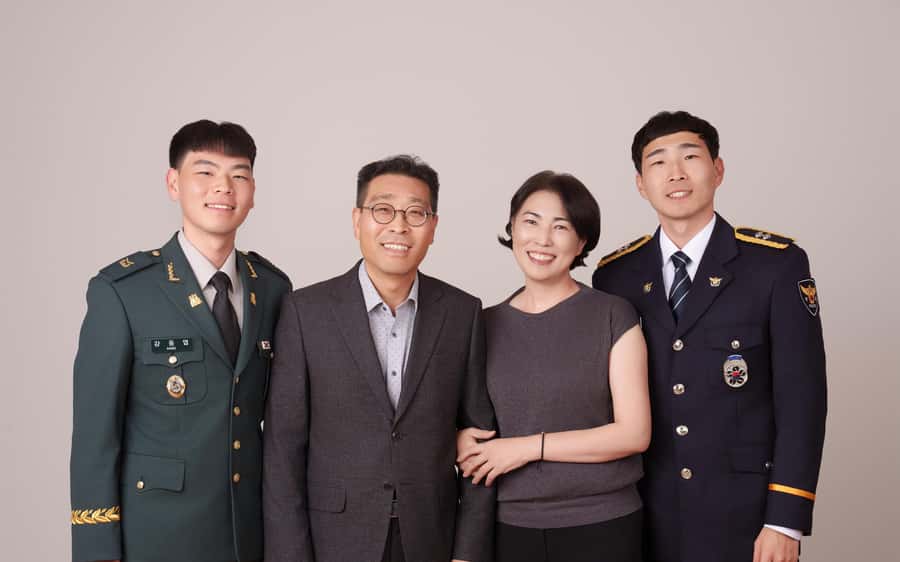 Family, Couple, and Group Photoshoot in Seoul - Why couples may find this especially useful