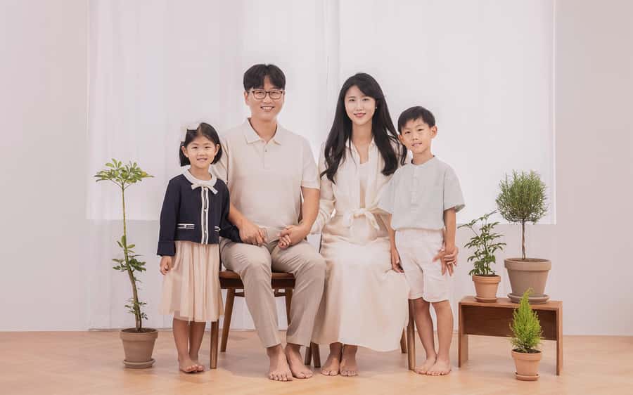 Family, Couple, and Group Photoshoot in Seoul - What happens when you arrive at Geumho Station
