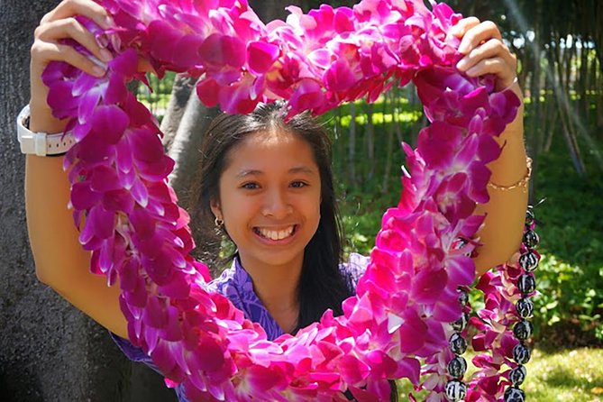 Honeymoon Airport Lei Greeting on Kona Hawai'i - A lei welcome before the rental car and hotel