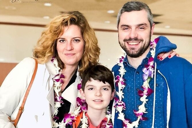 Honeymoon Airport Lei Greeting on Kona Hawai'i - Timing, flight details, and airport planning