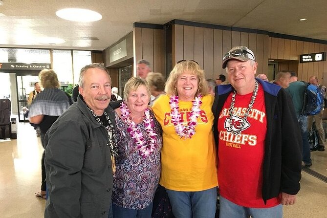 Honeymoon Airport Lei Greeting on Kona Hawai'i - Choosing between orchids, tuberose, and ti leaf