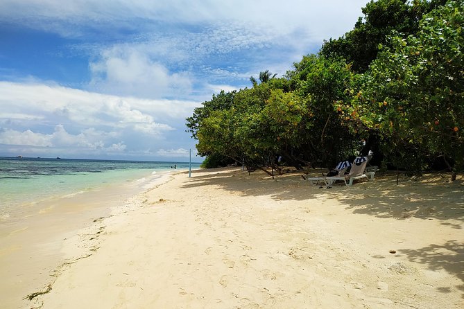 Honeymoon on Maldives - Day 2: A picnic on an uninhabited island