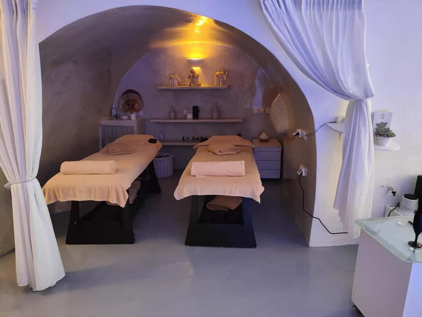 Imerovigli: Aromatherapy Couples’ Massage - Why the private room policy matters