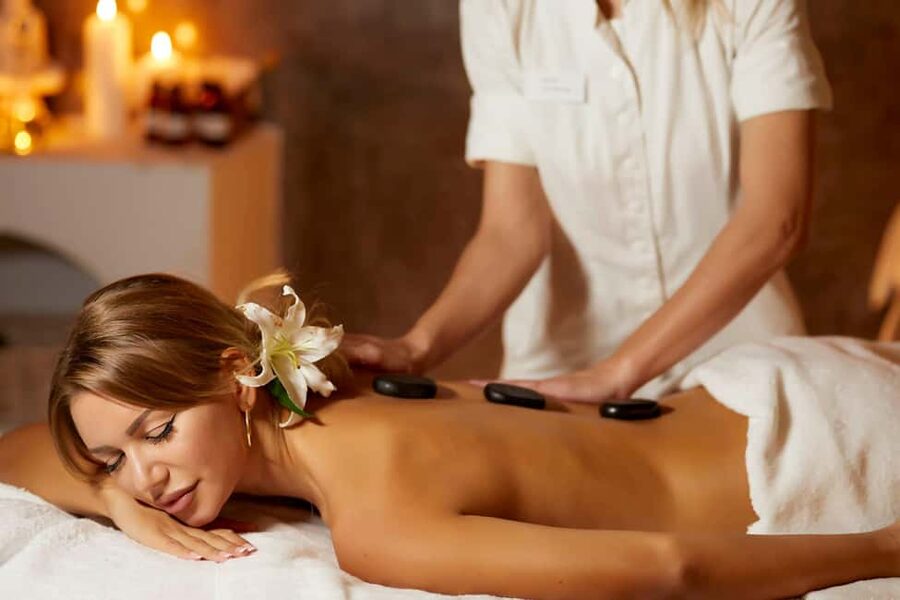 Imerovigli: Aromatherapy Couples’ Massage - What happens during the 1 to 1.5-hour visit