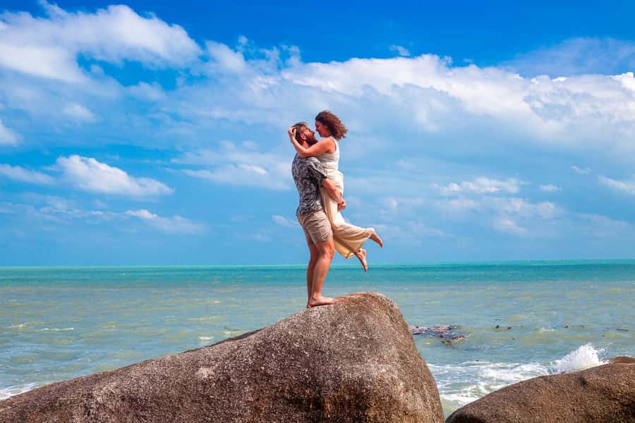Koh Samui: Private Photoshoot for Couples & Families - Choosing between a beach, viewpoint, or waterfall