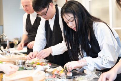 Enjoy Sushi & Market Tour! Best for Family & Couple!