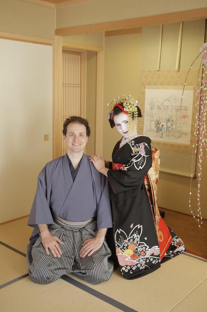 Kyoto kiyomizu Temple : Maiko and Samurai Couple Photoshoot - Selecting a kimono from 100 choices
