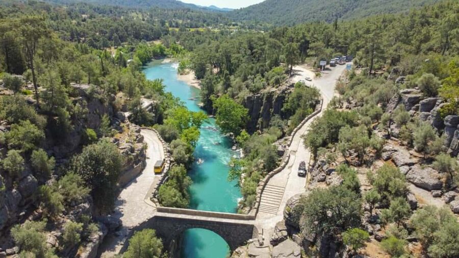 LC Rafting Tour for Families and Couples W/Lunch - The 45-minute stop for lunch, swimming, and photos