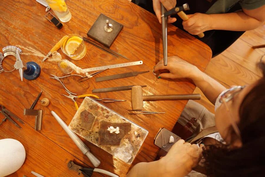 Lisbon: Couples’ Silver Jewelry Workshop with Local Artisans - Meeting Márcia and Rodrigo at the atelier