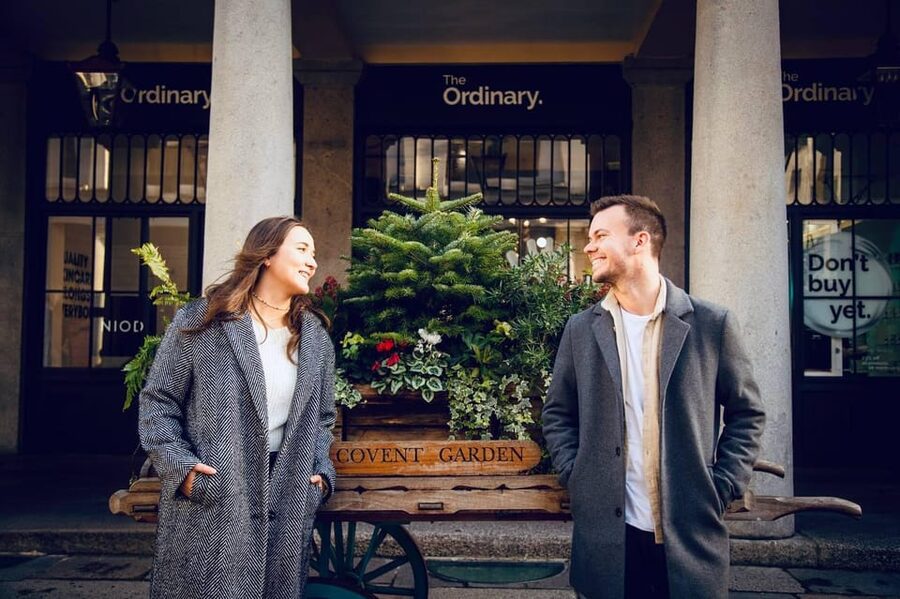 London: Private Couples Photography Session with Landmarks - What the posing guidance adds