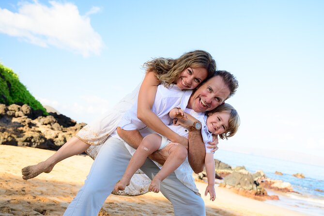 Maui Family and Couple Beach Photo Session - Po‘olenalena Beach sets the scene