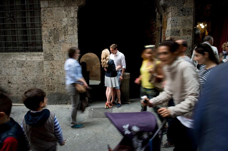 Montalcino personal photo service for couples and families - Who will enjoy this most
