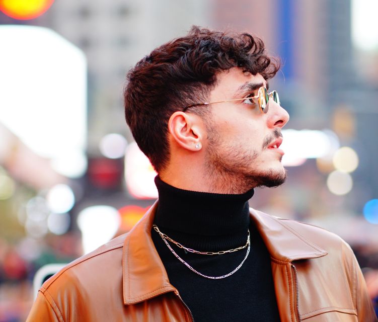 New York City: Solo or Couples Photoshoot in Times Square! - The 10-minute walk through Midtown
