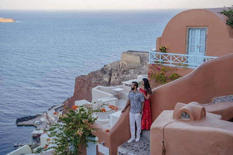 Oia: Couple Photoshoot Seprate Entrance to Blue Dome - Why a private Santorini photoshoot can be worth it