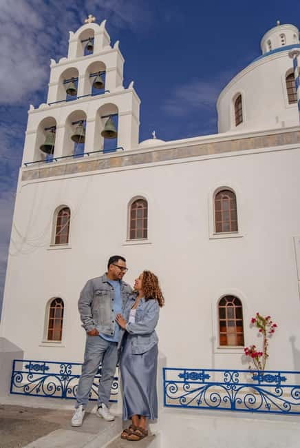 Oia: Couple Photoshoot Seprate Entrance to Blue Dome - What happens during the 30-minute session