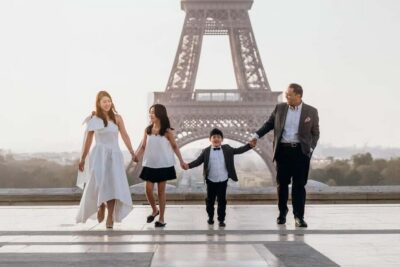 Private Eiffel Tower Photoshoot for Couples & Family