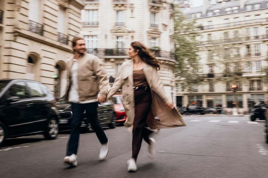Paris: Private Eiffel Tower Photoshoot for Couples & Family - Twenty edited images and what you receive