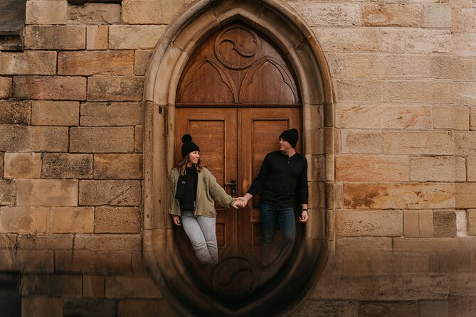 Photographer in Prague - Couple, engagement & portrait photoshoot - Natural pictures and practical posing help