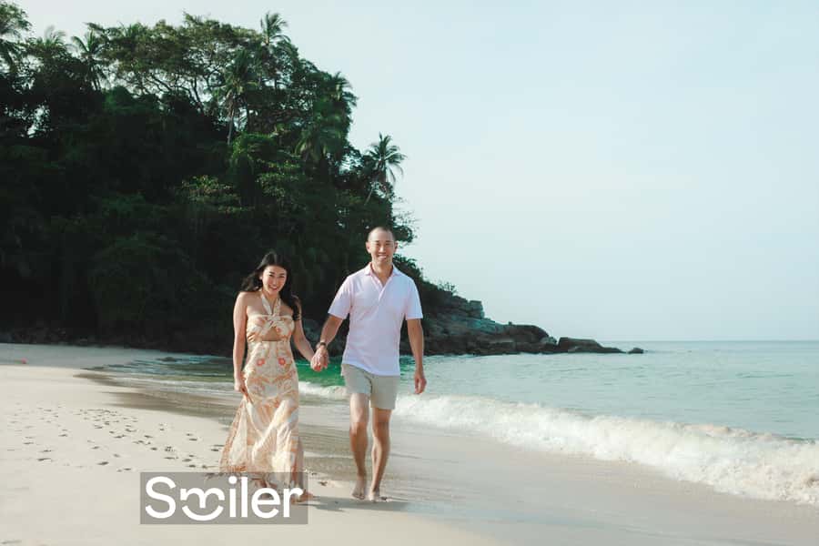 Phuket: couple photoshoot at Surin Beach - What happens during the 45-minute session