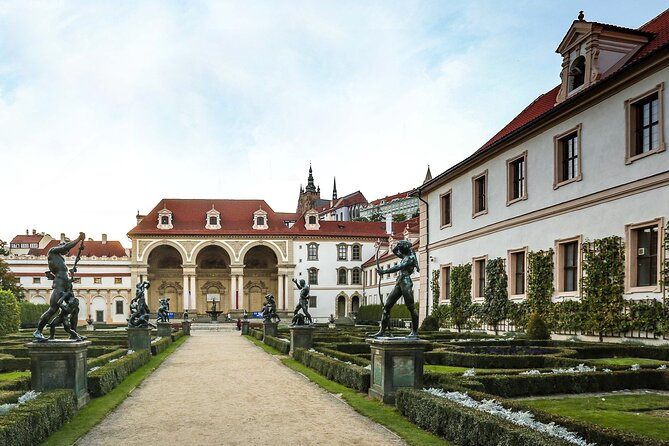Prague Photoshoot for Couples, Betrothed, Family & Friends - Is $542.92 per person good value?