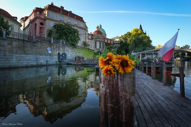 Prague Photoshoot for Couples, Betrothed, Family & Friends - Who will get the most from this experience?