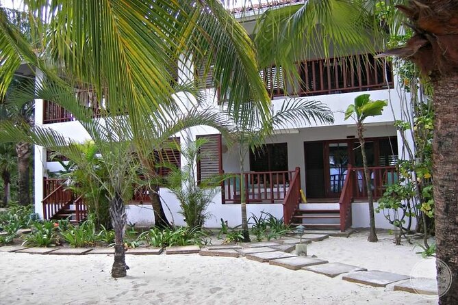 Private Airport Transfer to Couples Swept Away Negril - A 75 to 80 minute ride toward Negril