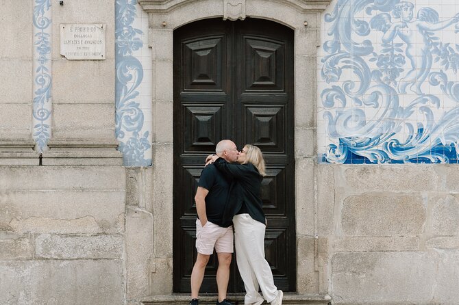 Private Photography Session for Couples in Charming Porto City - Porto’s Streets Become the Middle Act