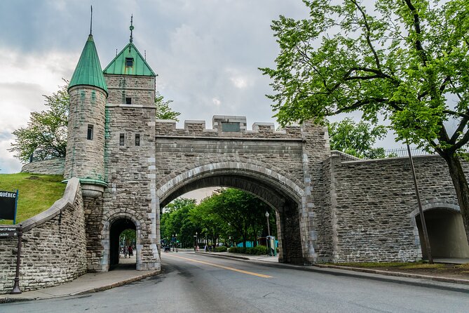 Private Romantic Stroll in Quebec Walking Tour for Couples - What the two-hour timing really means