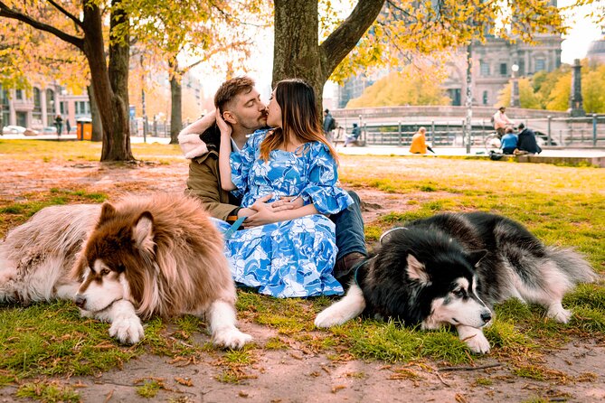Romantic Couple Photoshoot in the Heart of Berlin - Who should book this experience