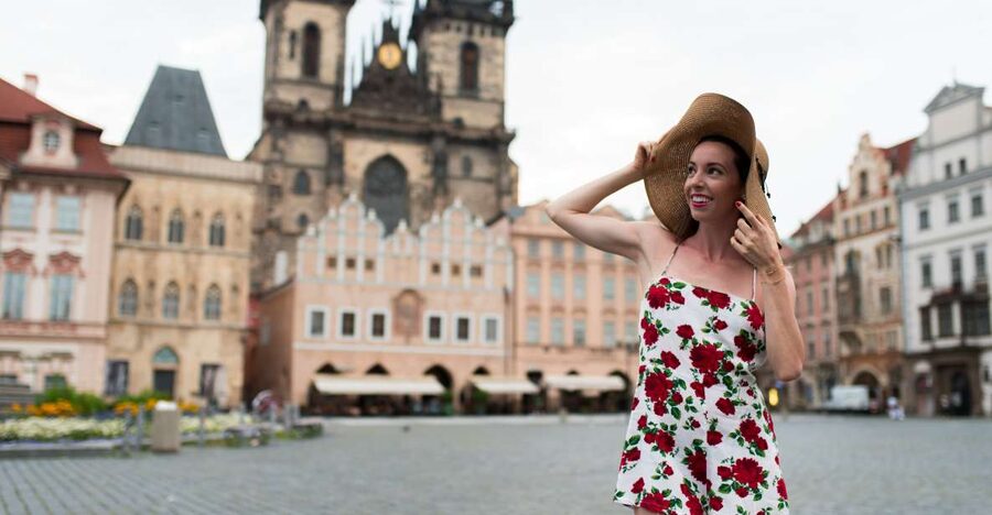Romantic Photoshoot Experience for Couples in Prague - Communication and the photographer’s role
