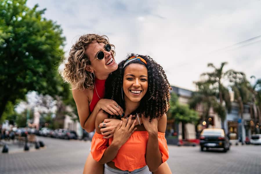 Romantic photoshoot for couples in Sydney - Is the $117 group price good value?