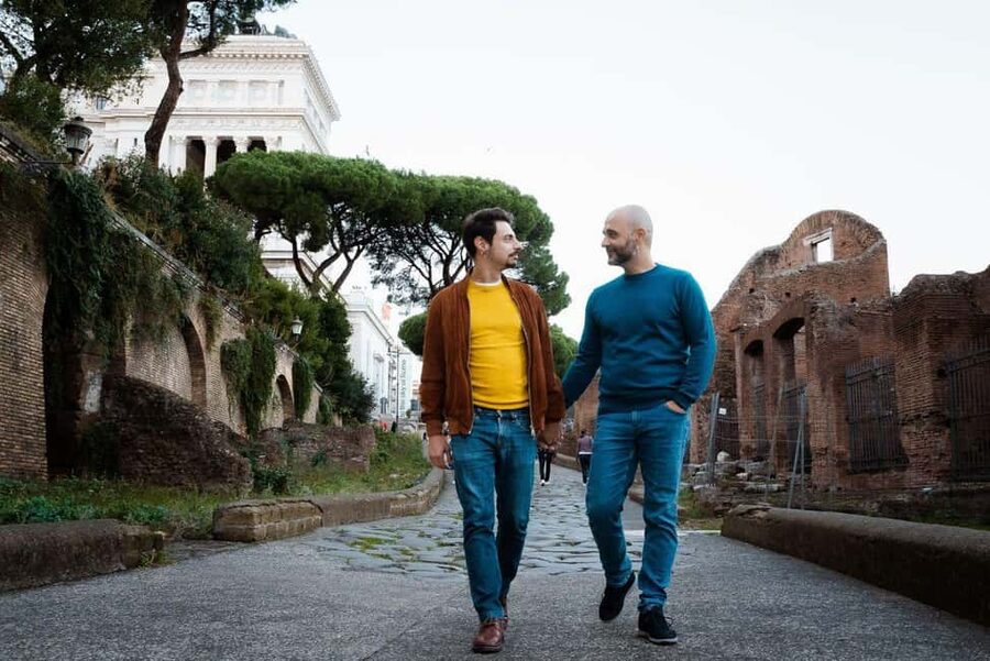 Rome: Couple Photoshoot Experience LGBTQ+ Friendly - What you receive after the shoot